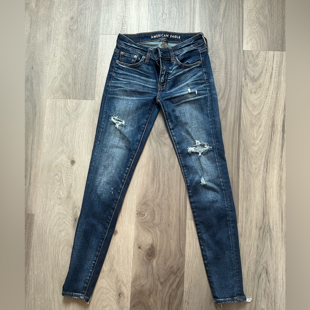 American Eagle Outfitters Women's Dark Blue Distressed Skinny Jeans